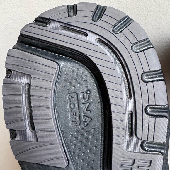 Brooks Adrenaline GTS 22 Women Size 9 B Black Gray Pink Running Stability Shoes - Picture 9 of 10